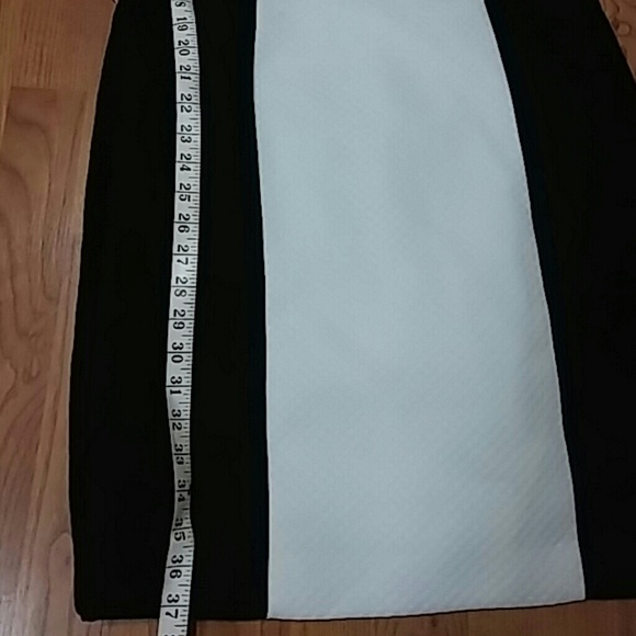 Tahari-levine Studio dress - Picture 3 of 4